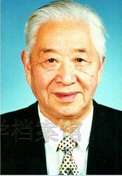 陈吉余